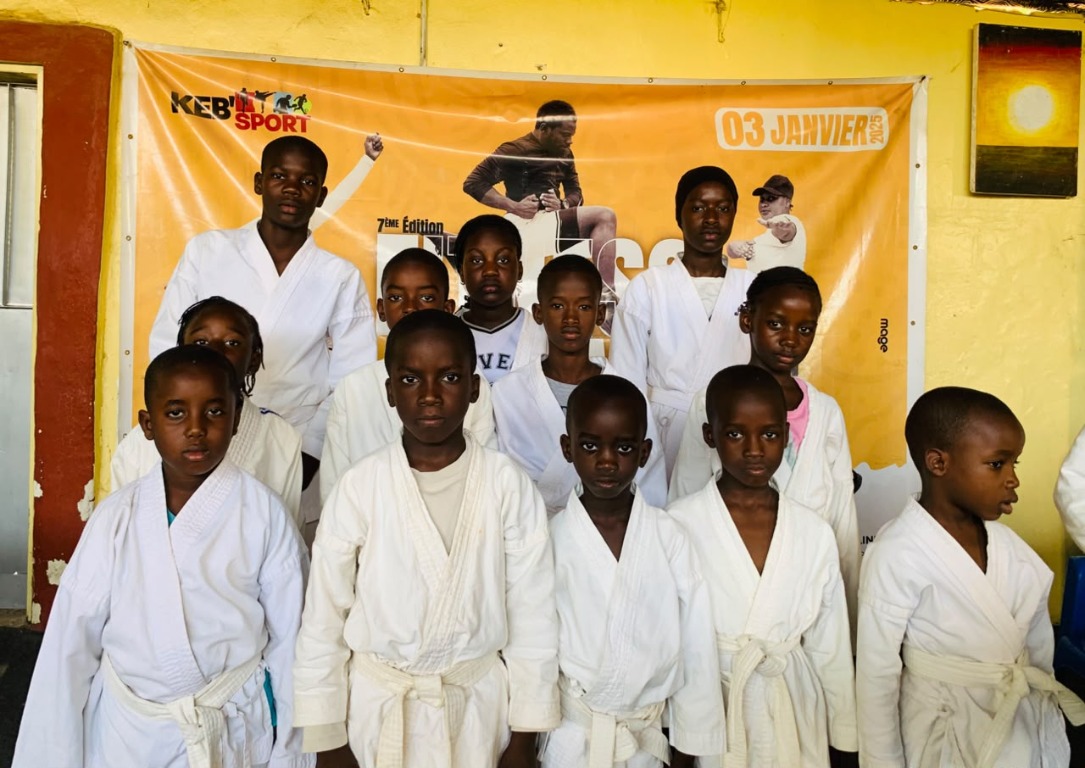 Groupe de jeunes karatékas de KEB'SPORT
